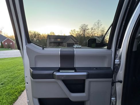 Used 2019 Ford F150 XLT w/ Trailer Tow Package image 27