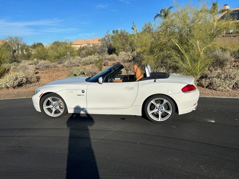 Used 2011 BMW Z4 sDrive30i image 5