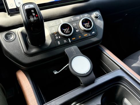 Used 2022 Land Rover Defender 110 X-Dynamic HSE image 13