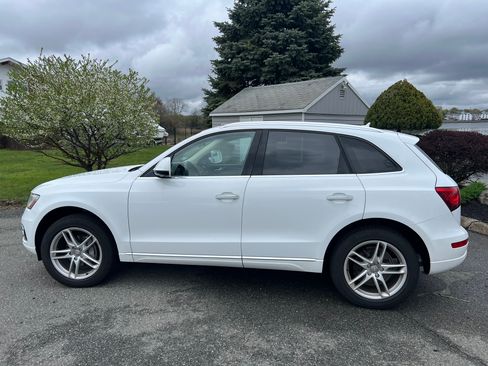 Used 2016 Audi Q5 2.0T Premium Plus w/ Technology Package AWD/4WD image 4