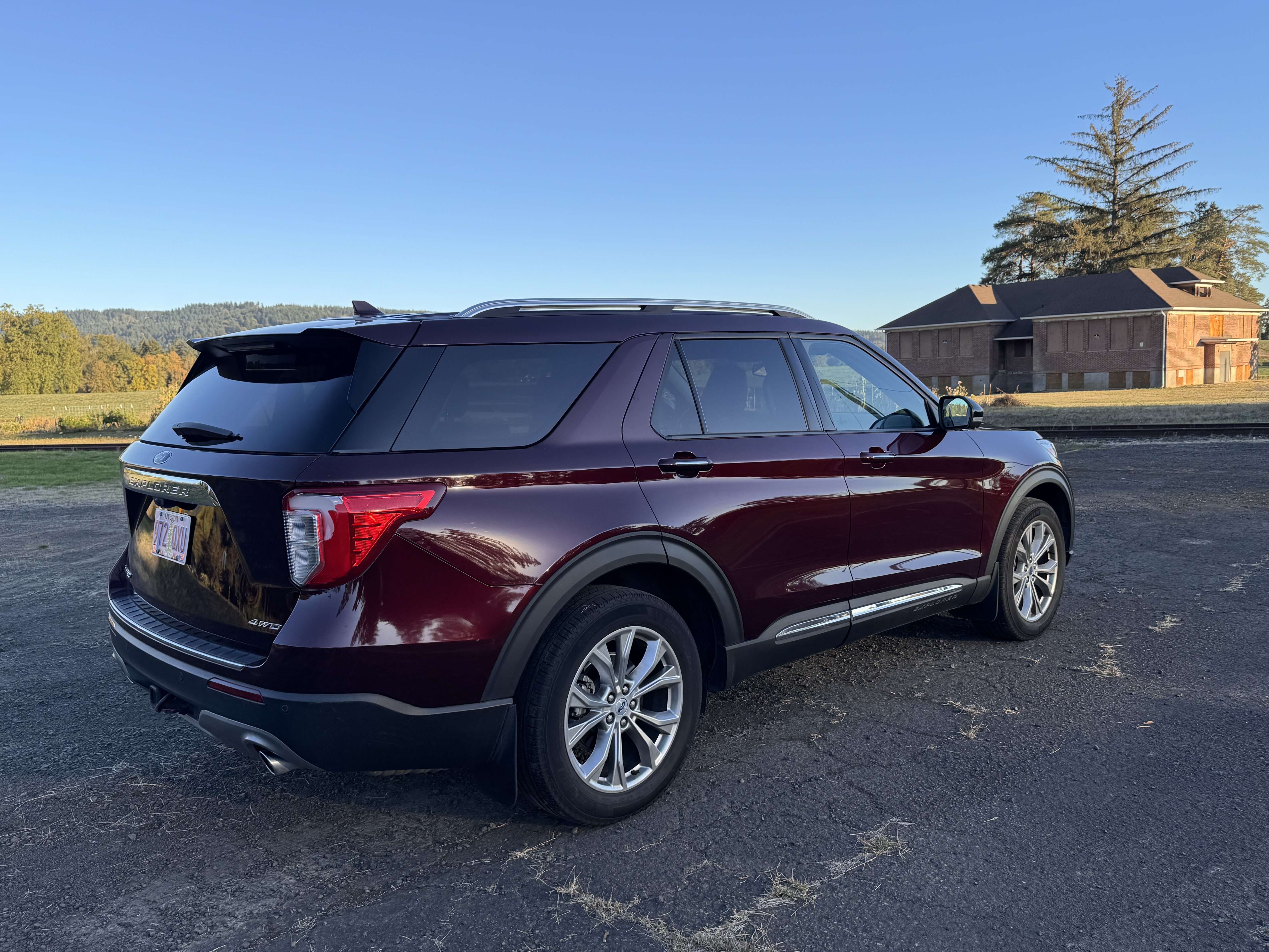 Used 2022 Ford Explorer Limited w/ Equipment Group 301A AWD/4WD image 22