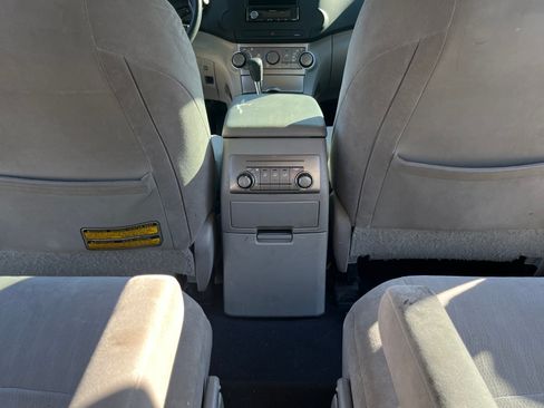 Used 2011 Toyota Highlander 4WD image 18