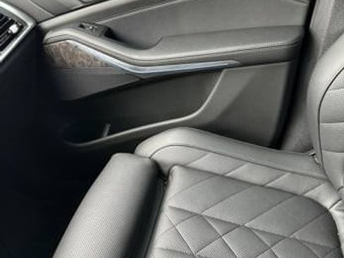 Used 2025 BMW X5 xDrive40i w/ Parking Assistance Package image 14