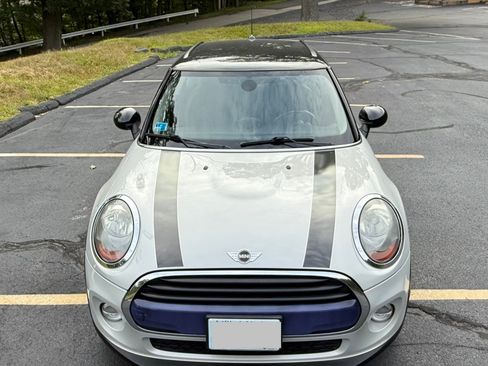 Used 2017 MINI Cooper 2-Door Hardtop image 11