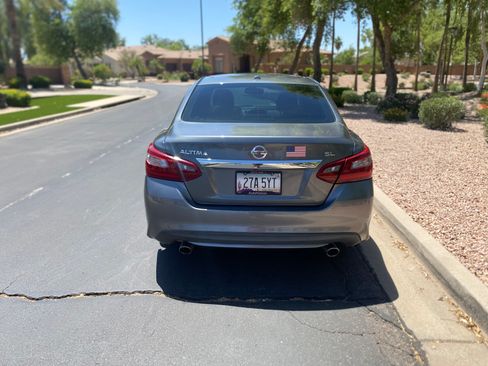 Used 2018 Nissan Altima 2.5 SL FWD image 5