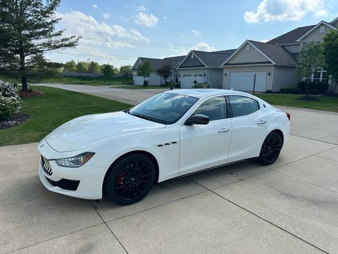 Used 2021 Maserati Ghibli S RWD image 1
