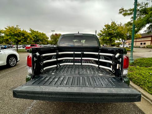 Used 2021 Toyota Tacoma TRD Off-Road w/ TRD Premium Off Road Package image 4