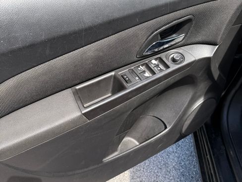 Used 2016 Chevrolet Cruze LT w/ Technology Package image 14