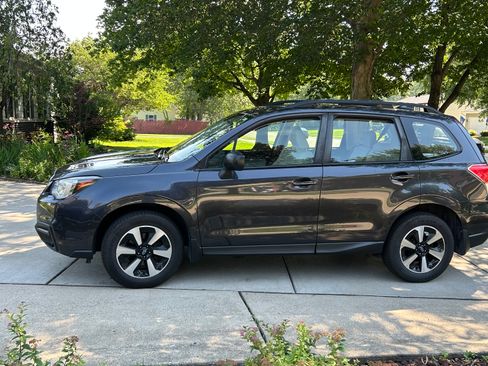 Used 2017 Subaru Forester 2.5i w/ Alloy Wheel Package AWD/4WD image 1