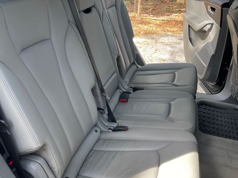Used 2021 Audi Q7 3.0T Premium Plus w/ Premium Plus Package image 5