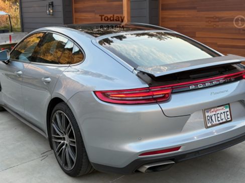 Used 2018 Porsche Panamera image 4