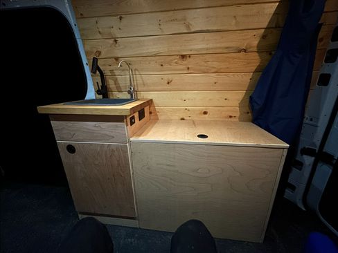 Used 2018 Mercedes-Benz Sprinter 2500 image 8