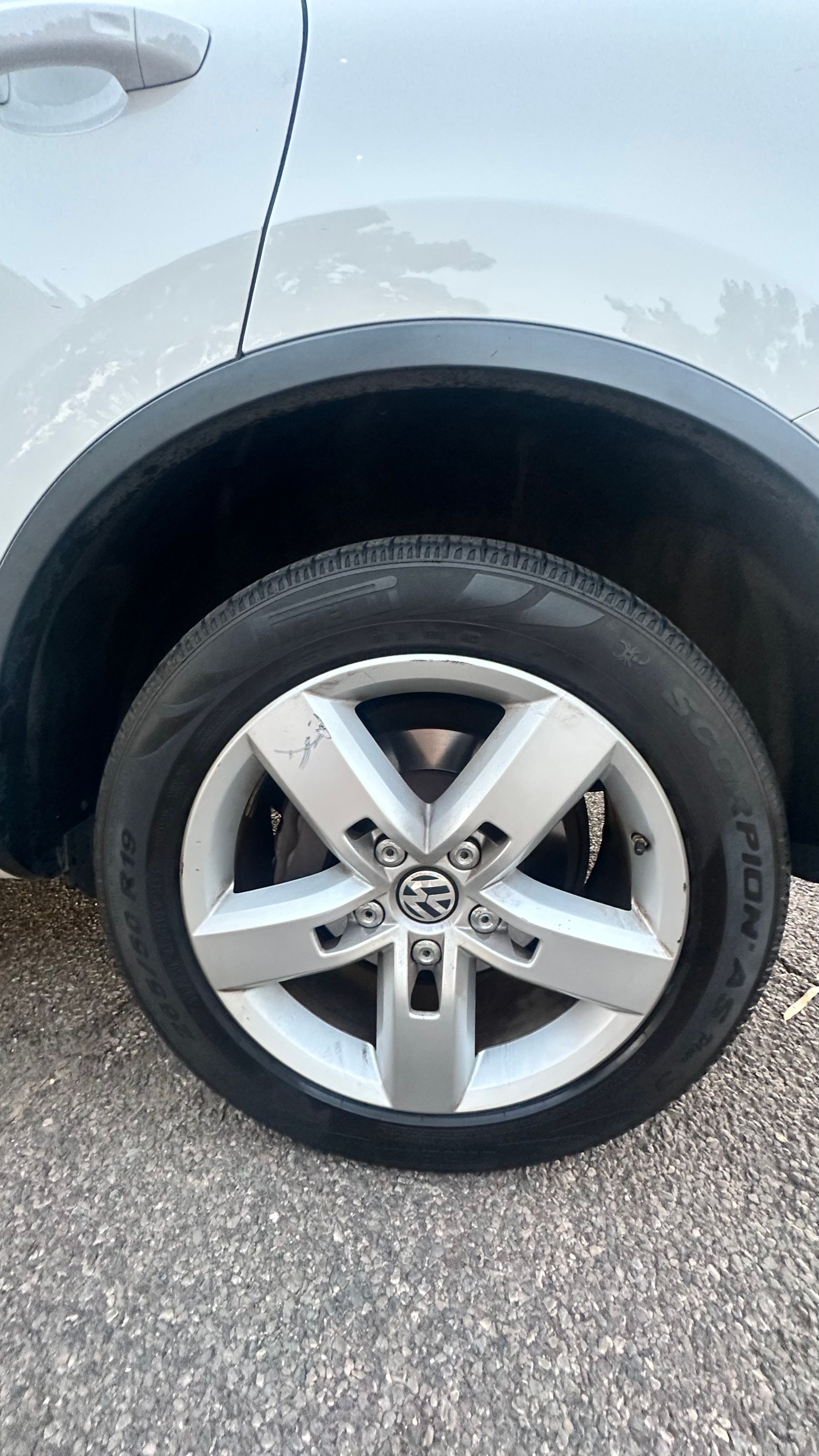 Used 2012 Volkswagen Touareg Hybrid AWD/4WD image 20