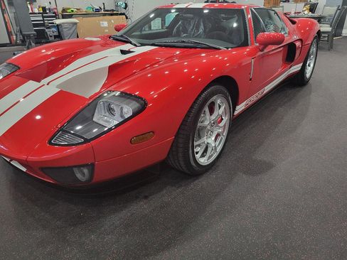 Used 2005 Ford GT image 13