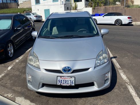 Used 2011 Toyota Prius Three w/ Navigation Pkg FWD image 1
