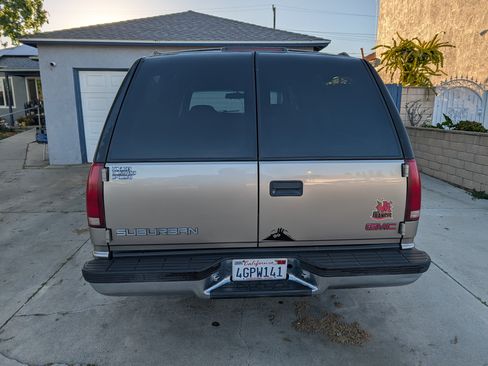 Used 1999 GMC Suburban 2WD w/ Marketing Opt Pkg 2 image 5