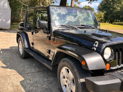 Used 2010 Jeep Wrangler Unlimited Sahara w/ Dual Top Group image 6