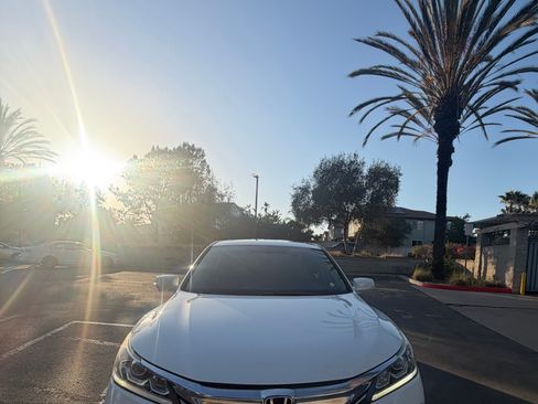 Used 2017 Honda Accord EX-L image 4