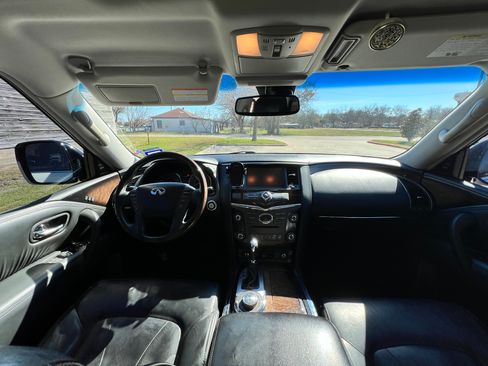 Used 2014 INFINITI QX80 4WD w/ Deluxe Touring Package image 22