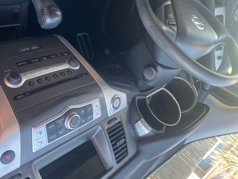 Used 2013 Nissan Murano S image 16