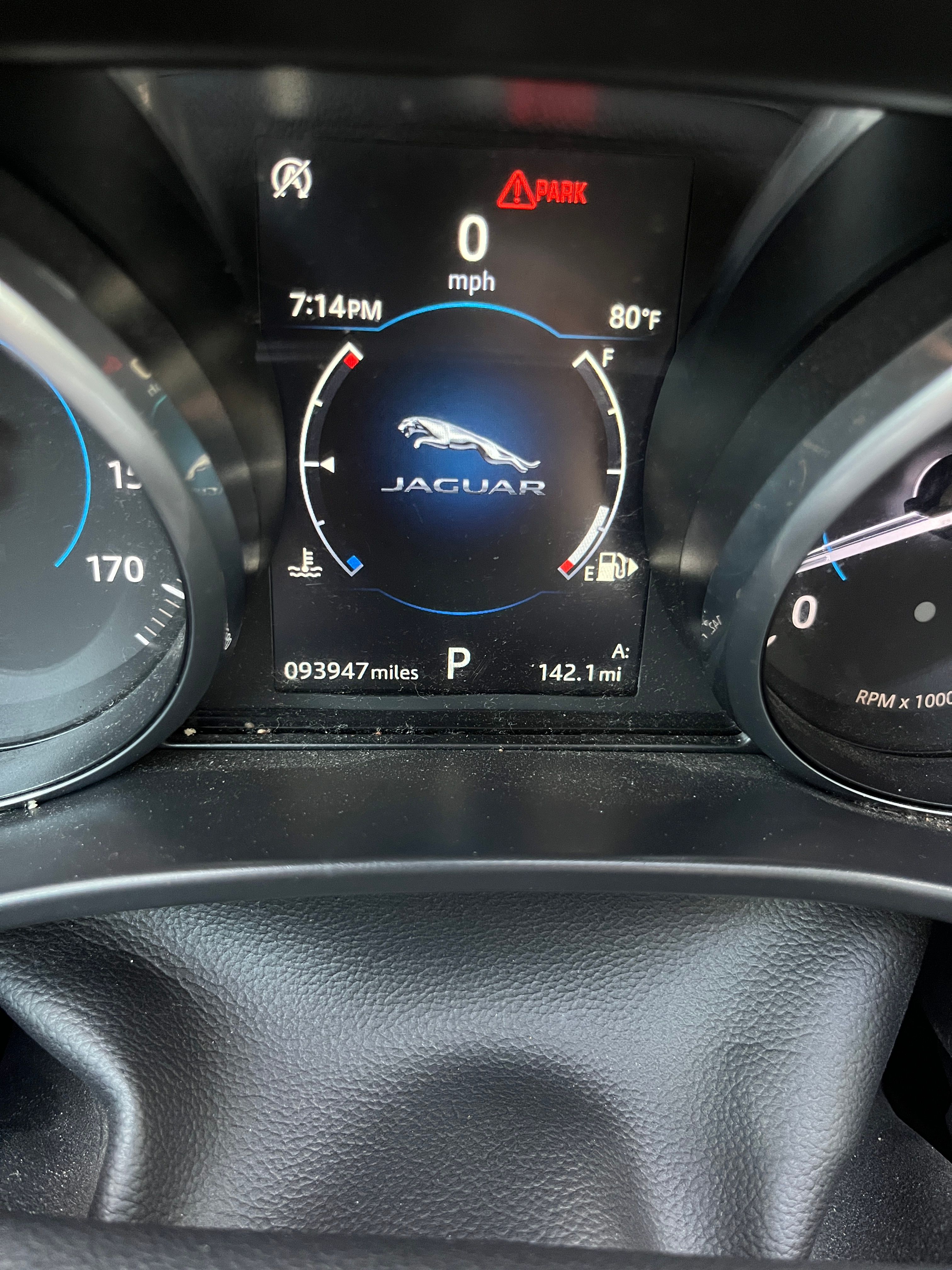 Used 2018 Jaguar XE RWD image 10