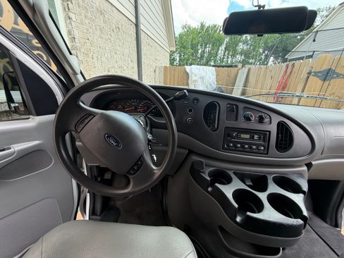 Used 2008 Ford E-150 and Econoline 150 Extended RWD image 28