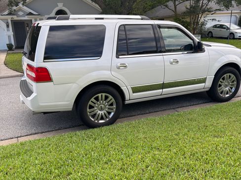 Used 2011 Lincoln Navigator 2WD image 2