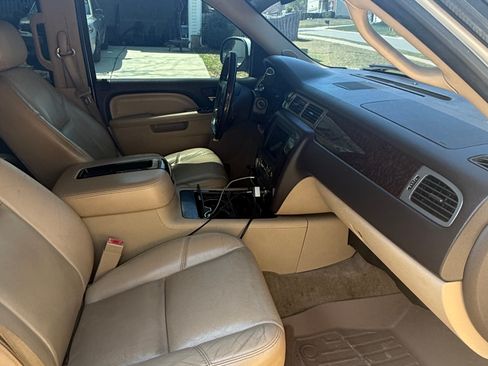 Used 2013 GMC Yukon Denali image 9