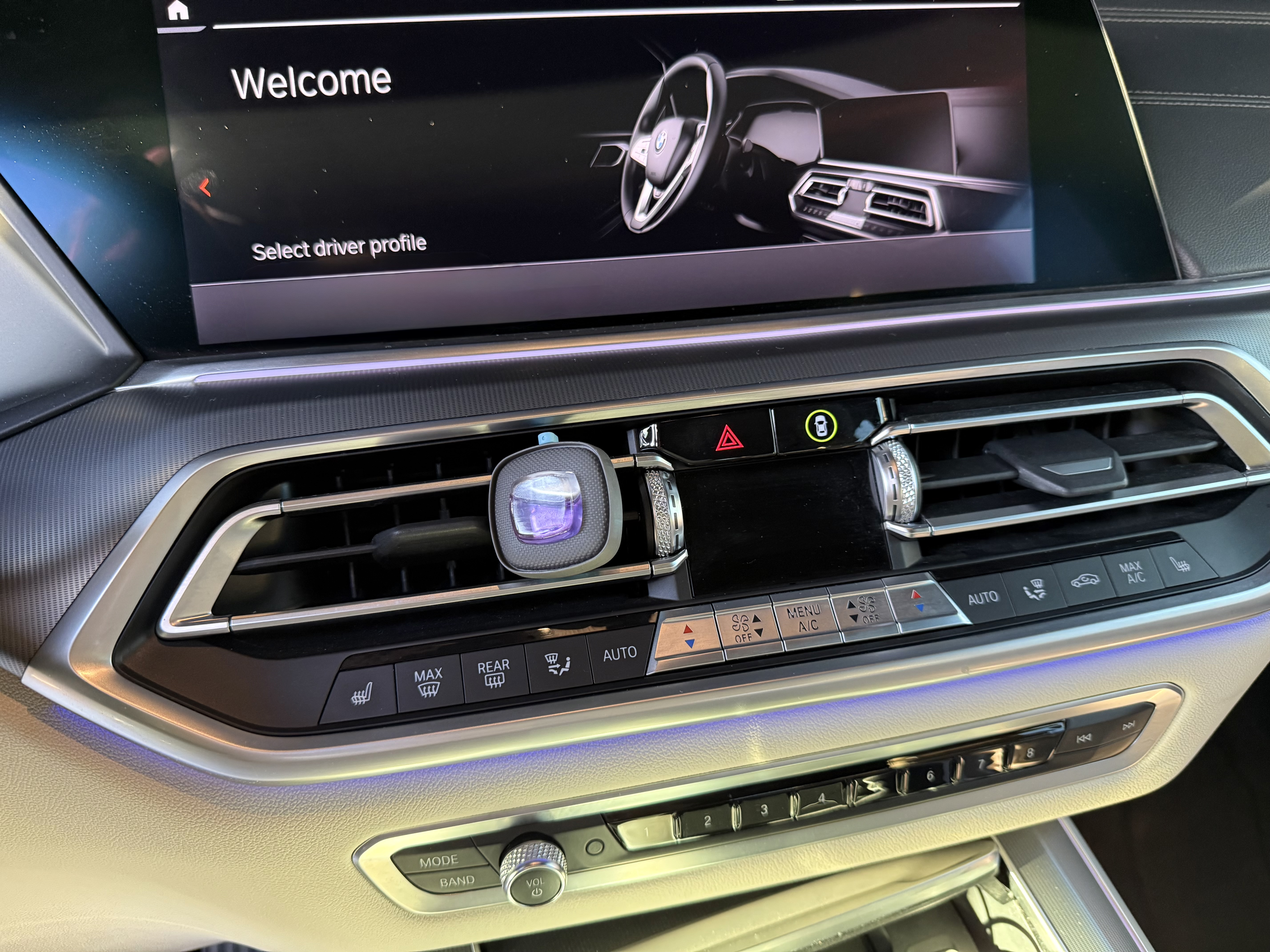 Used 2020 BMW X5 xDrive40i AWD/4WD image 11