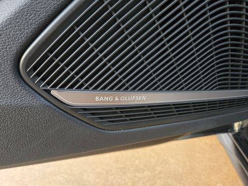 Used 2021 Audi A4 2.0T Premium Plus w/ Premium Plus Package image 18