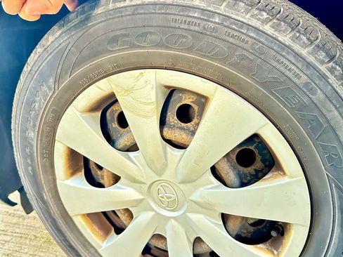 Used 2011 Toyota Corolla LE FWD image 26