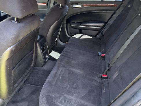 Used 2012 Chrysler 300 RWD image 15