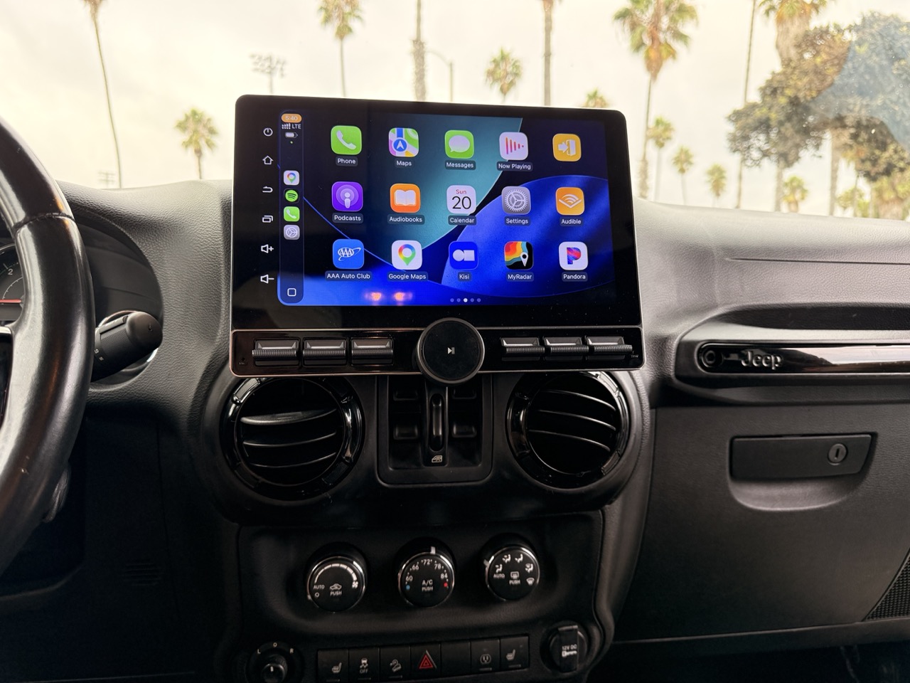 Used 2014 Jeep Wrangler Unlimited Sahara AWD/4WD image 19