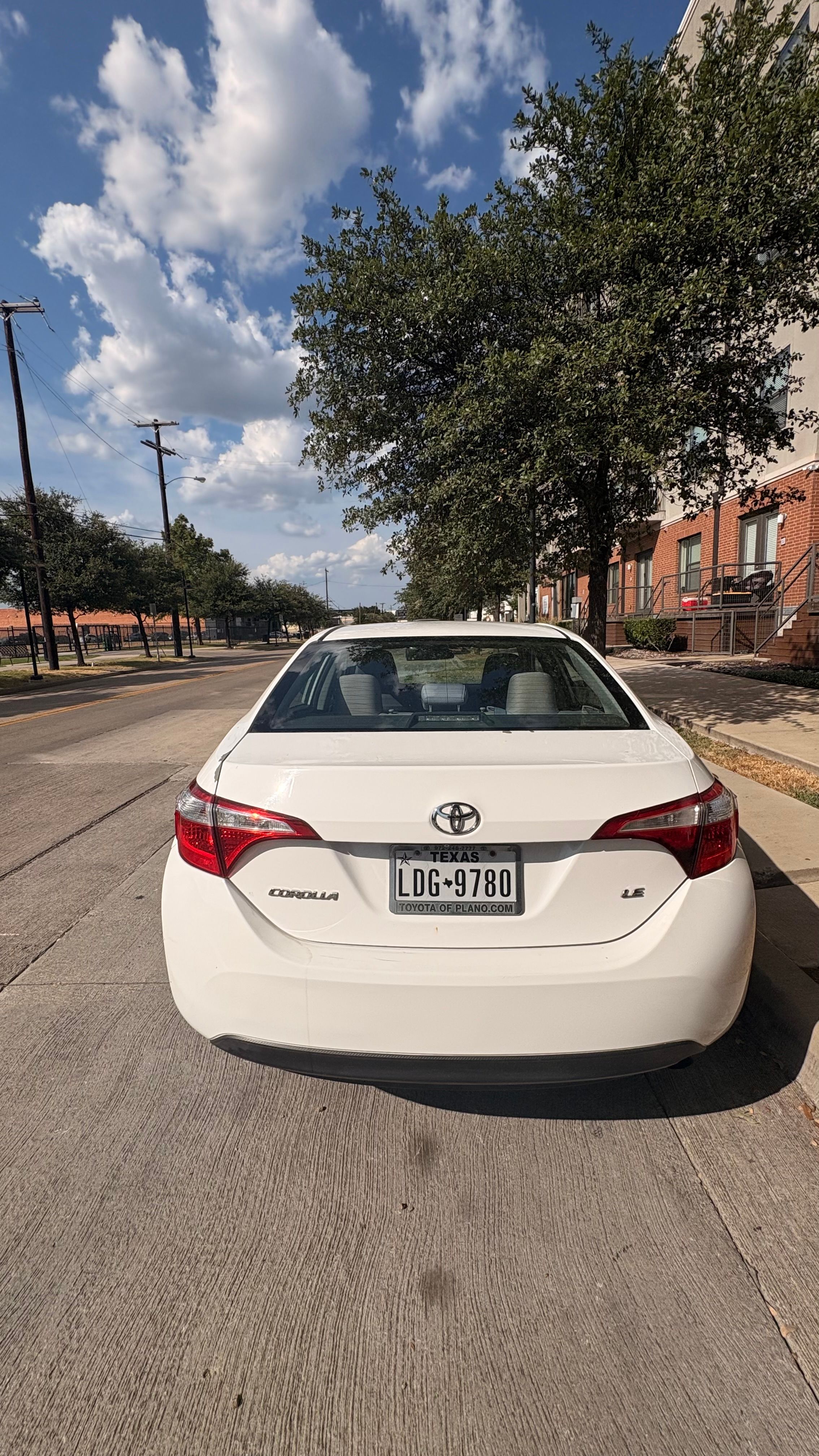 Used 2015 Toyota Corolla LE FWD image 8