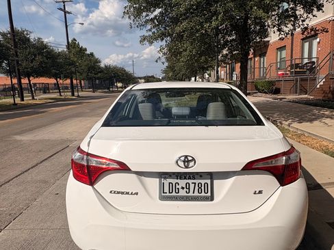 Used 2015 Toyota Corolla LE FWD image 8