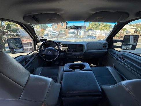 Used 2004 Ford F350 XLT image 12