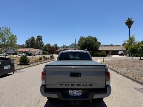 Used 2021 Toyota Tacoma TRD Sport AWD/4WD image 2