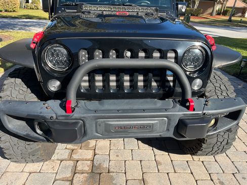 Used 2016 Jeep Wrangler Unlimited Rubicon image 12