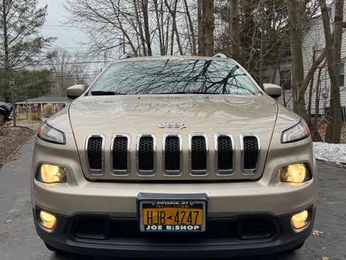 Used 2014 Jeep Cherokee Latitude w/ Cold Weather Group image 2