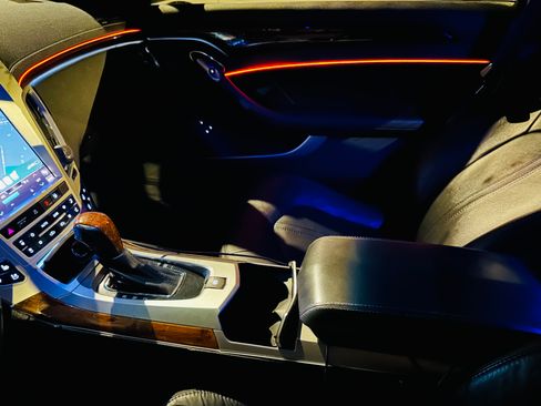 Used 2011 Cadillac CTS Premium image 4