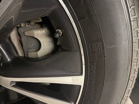 Used 2019 Toyota Highlander LE w/ Carpet Mat Package (TMS) image 23