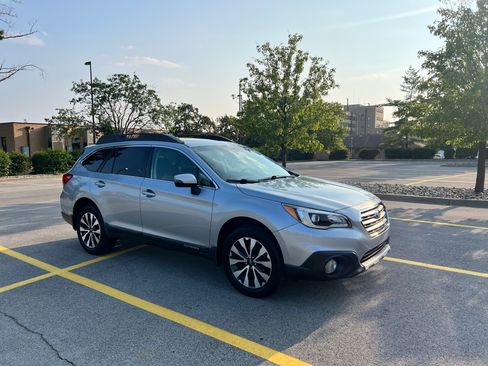 Used 2015 Subaru Outback 2.5i Limited AWD/4WD image 2