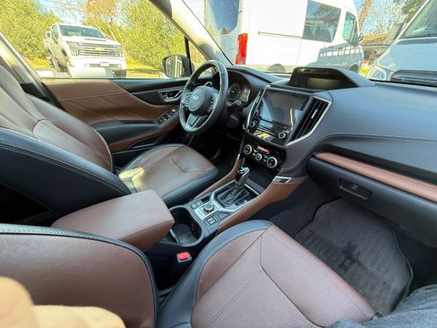 Used 2022 Subaru Forester Touring w/ Popular Package #2 image 6