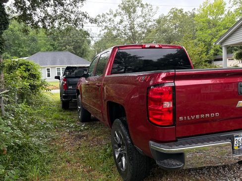 Used 2018 Chevrolet Silverado 1500 LT w/ All Star Edition AWD/4WD image 4