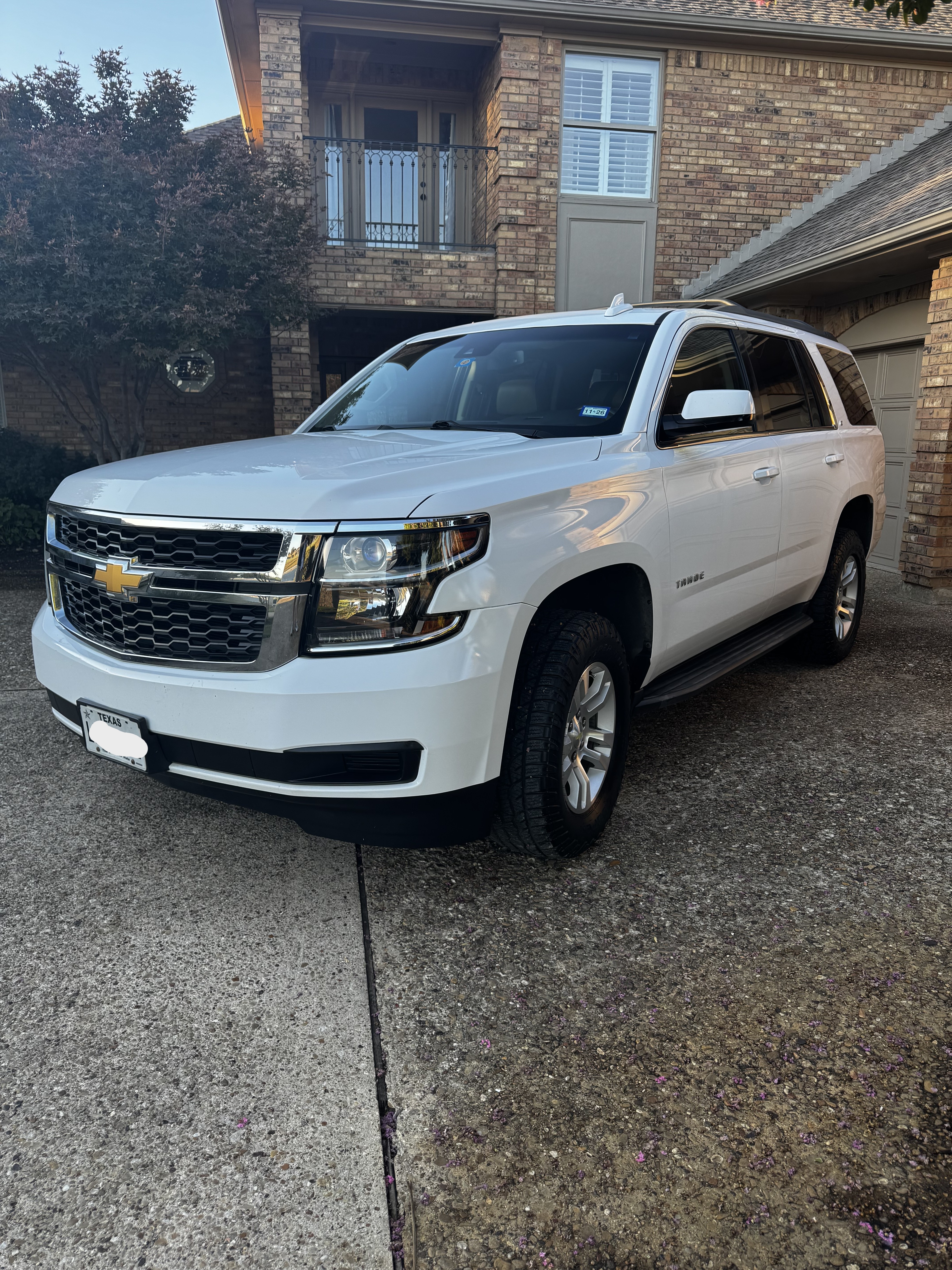 Used 2015 Chevrolet Tahoe LT RWD image 1