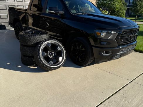 Used 2019 RAM 1500 Big Horn AWD/4WD image 11