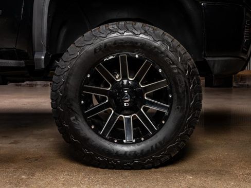 Used 2022 GMC Sierra 2500 AT4 image 4