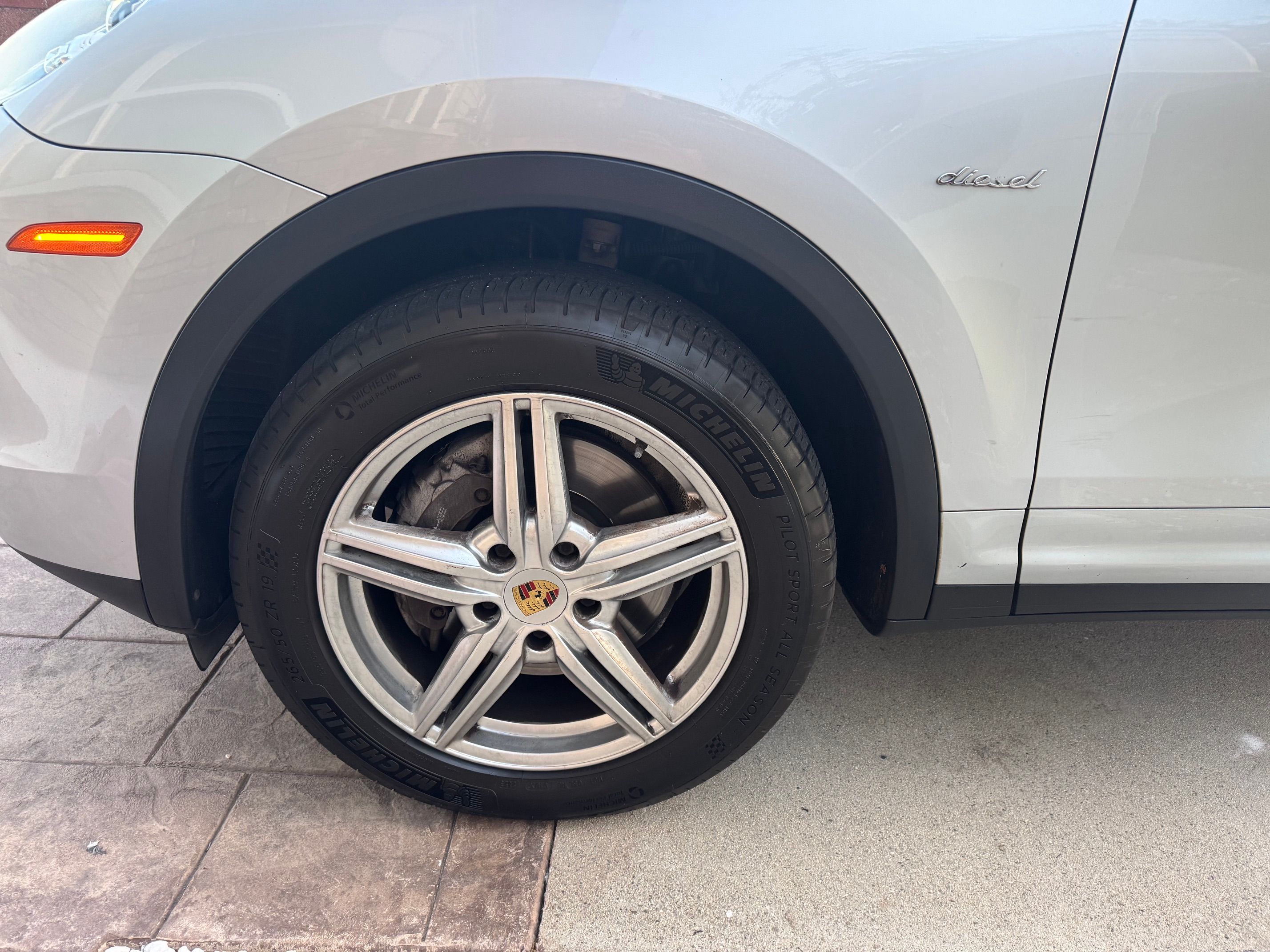 Used 2015 Porsche Cayenne Diesel AWD/4WD image 8