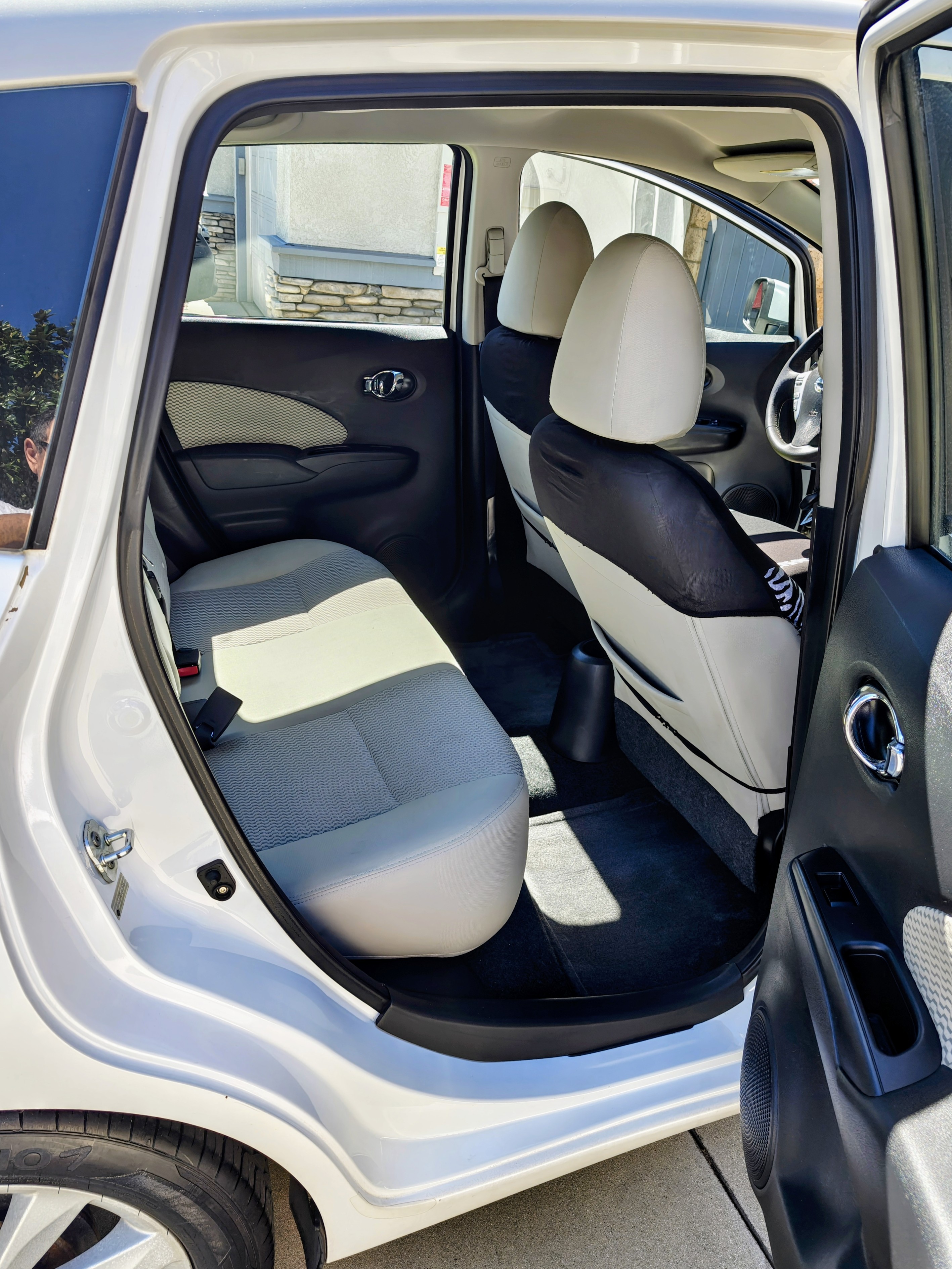 Used 2014 Nissan Versa Note SV w/ SL Package FWD image 10