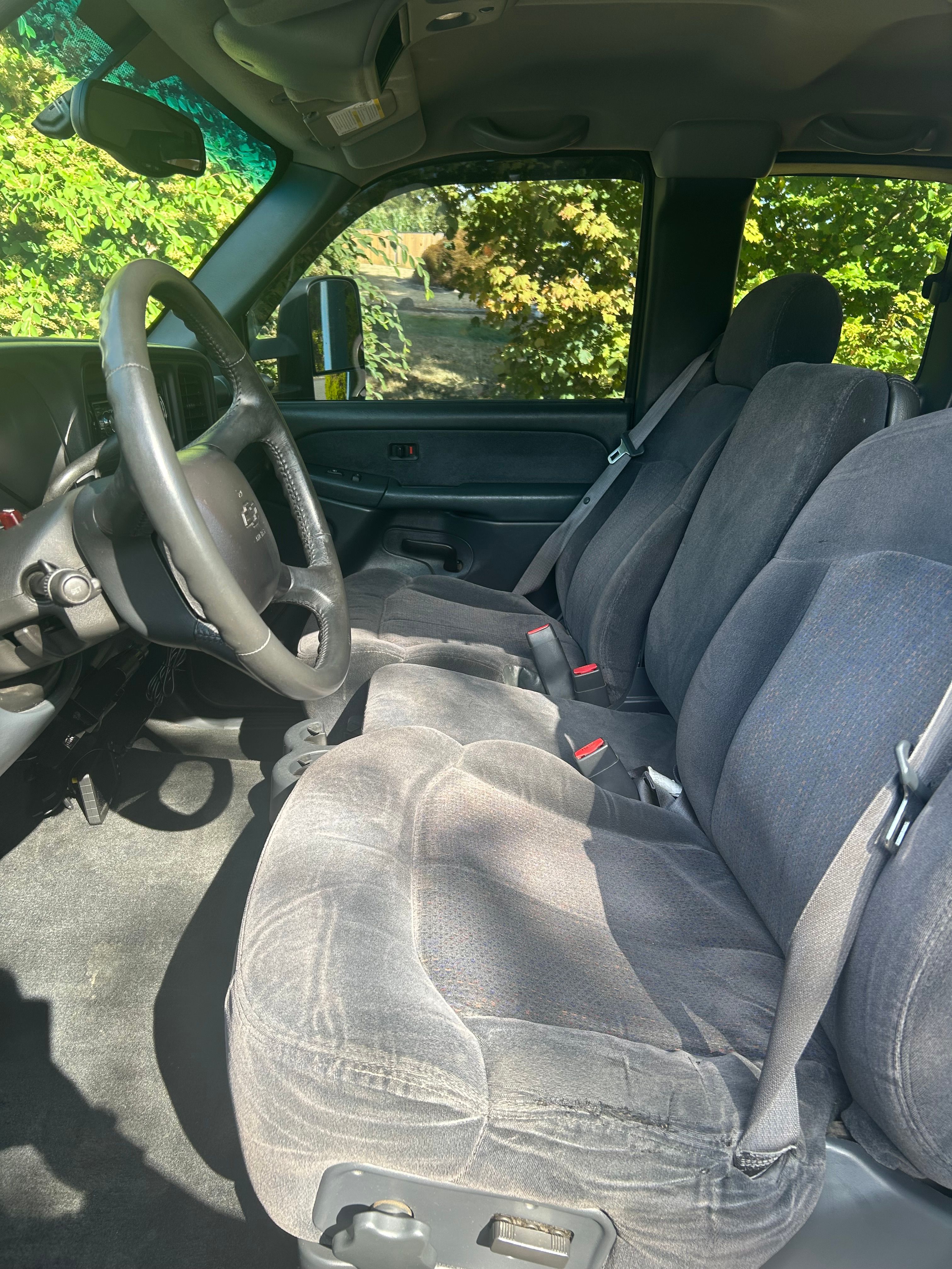 Used 2001 Chevrolet Silverado 2500 LS w/ Off-Road Skid Plate Pkg AWD/4WD image 6